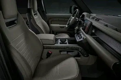 2025 Land Rover Defender Octa 2025 Land Rover Defender Octa interior