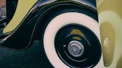 Rolls Royce The Gold Finger Phantom extended
