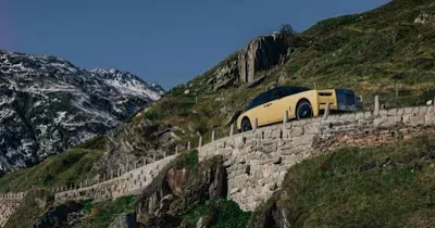 Rolls Royce The Gold Finger Phantom extended