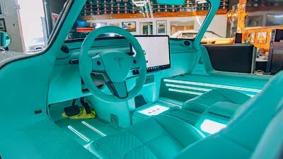 Tesla 300 SL Interior Tesla 300 SL Intirior